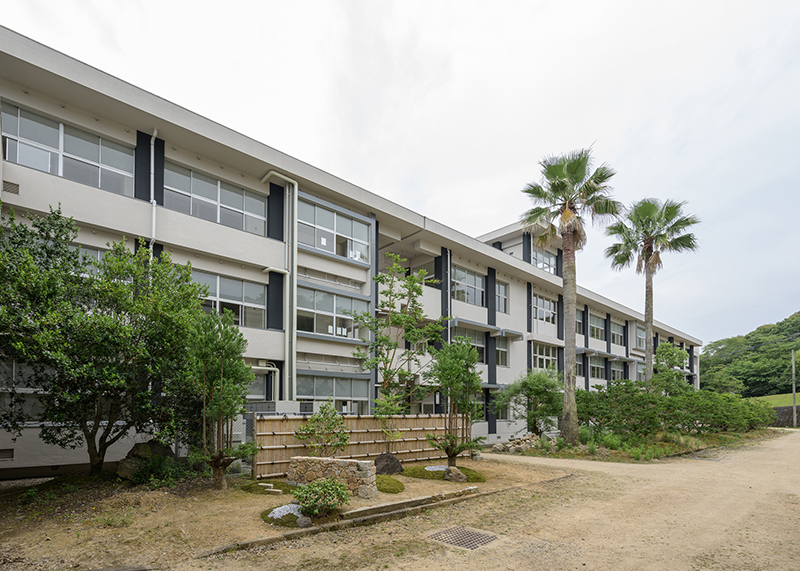 山口県防府市の成長建設の建築作品集-山口農業高校

普通教室棟他外壁改修工事４